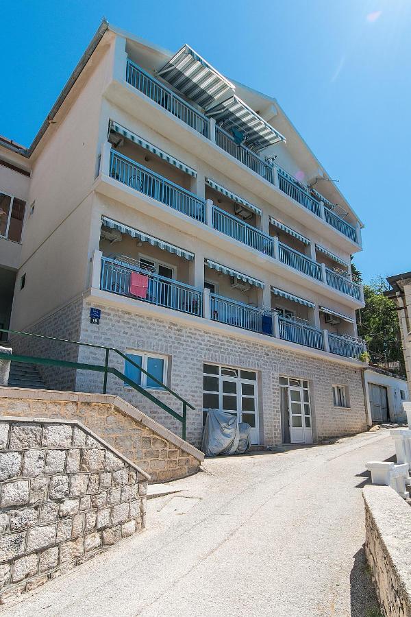 Apartments By The Sea Brist, Makarska - 15714 Podaca Luaran gambar