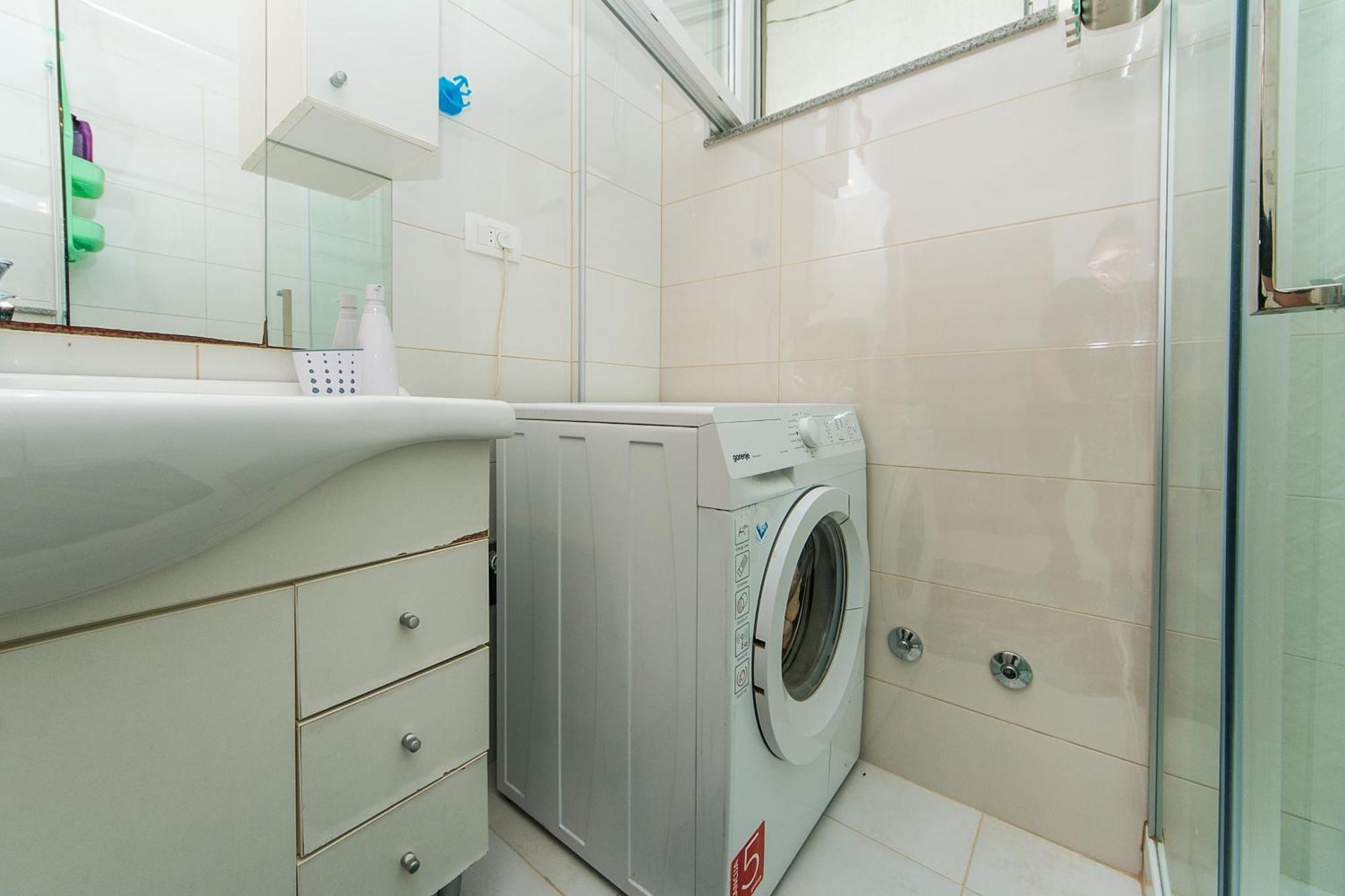 Apartments By The Sea Brist, Makarska - 15714 Podaca Bilik gambar